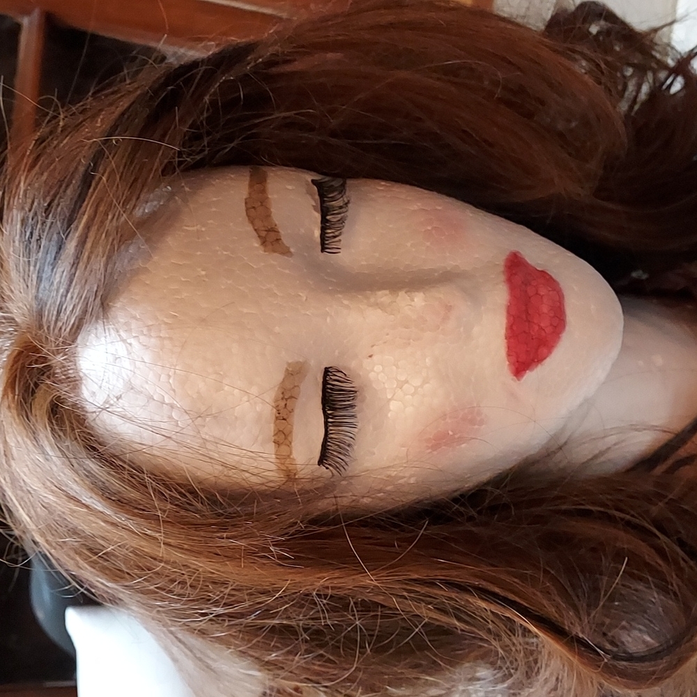 Beautiful synthetics wig.